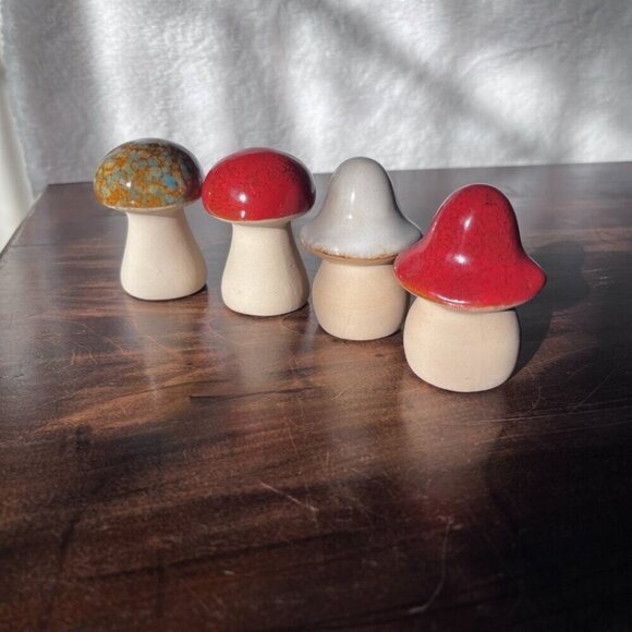 Ceramic mushrooms - Picture 1 of 6